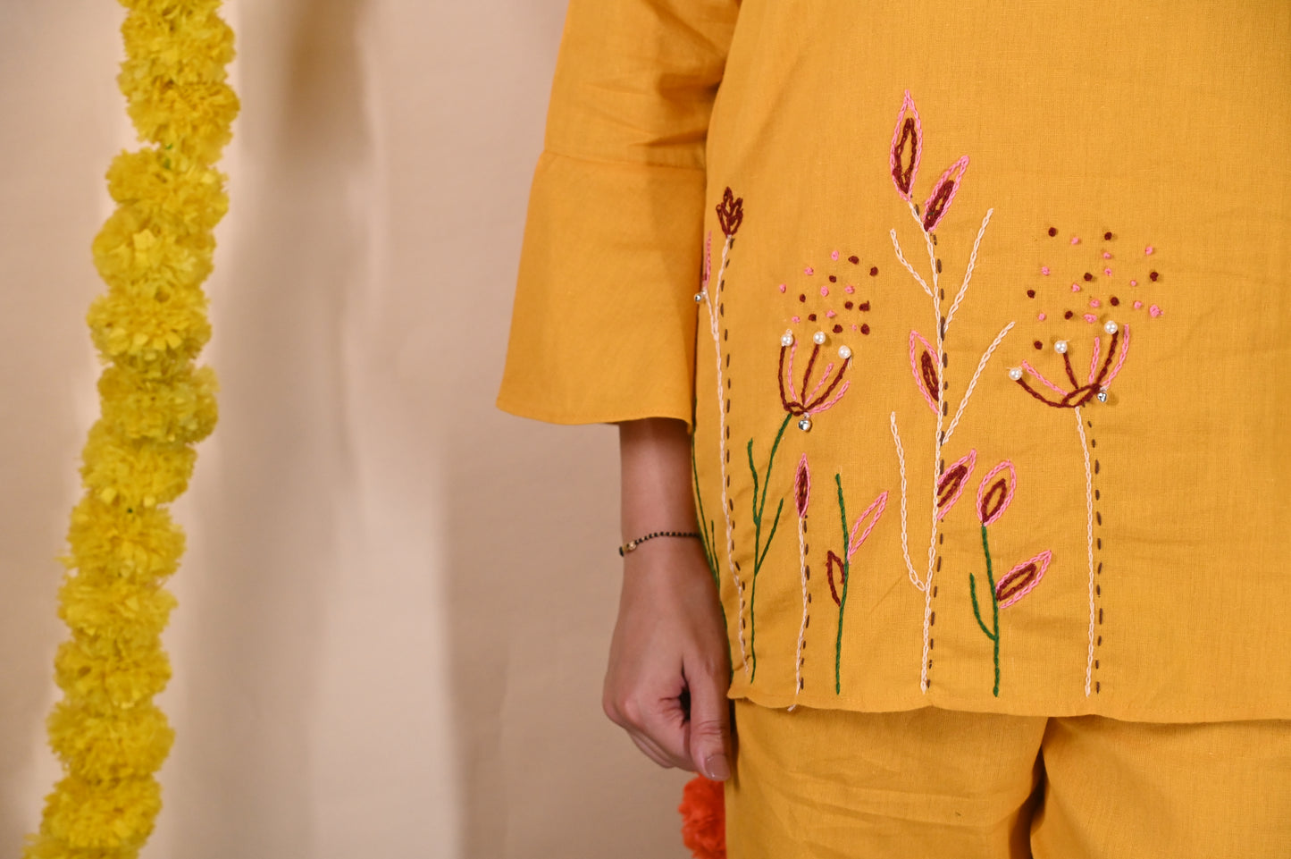 Genda Phool Linen kurta set (set of 2)